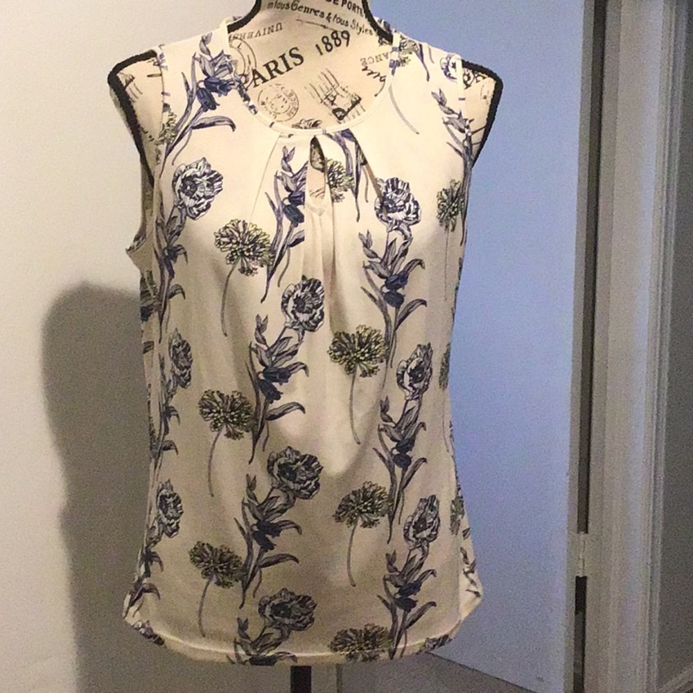Sleeveless Dress Shirt